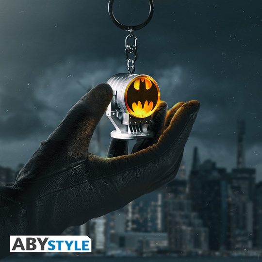 dc-comics-premium-3d-keychain-bat-signal (1)