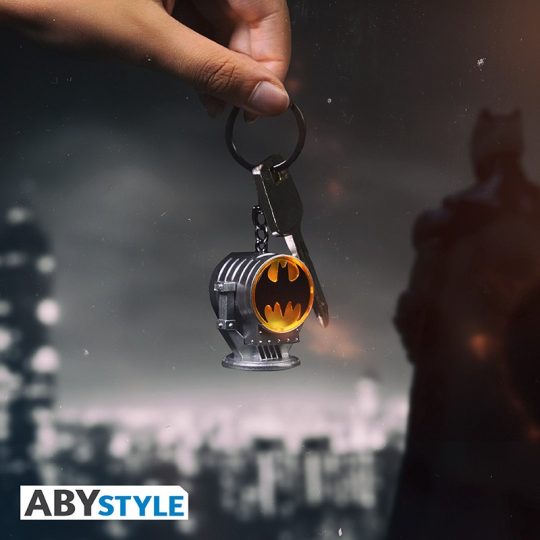 dc-comics-premium-3d-keychain-bat-signal (2)