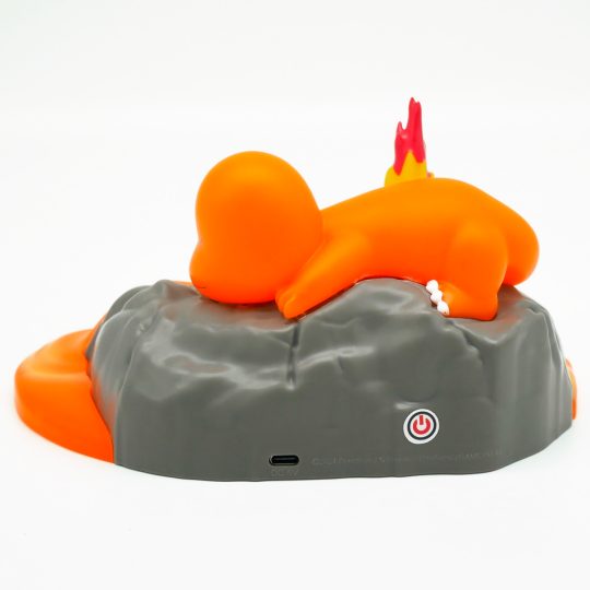 LUZ PORTATIL DE CHARMANDER CON ESCENA ILUMINADA - XtremePlay Colombia