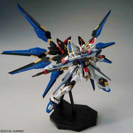 MAQUETAS DE MODELO MGEX 1/100 STRIKE FREEDOM GUNDAM - XtremePlay Colombia