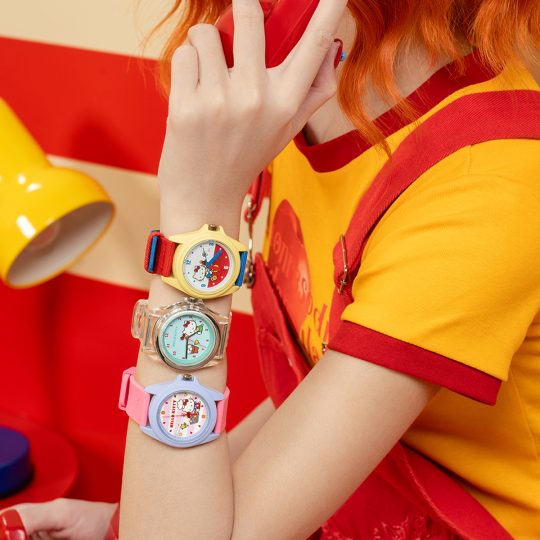 HELLO KITTY CHILDHOOD FUN TIME WATCH BLIND BOX DIGITAL WATCH-SURTIDO - XtremePlay Colombia
