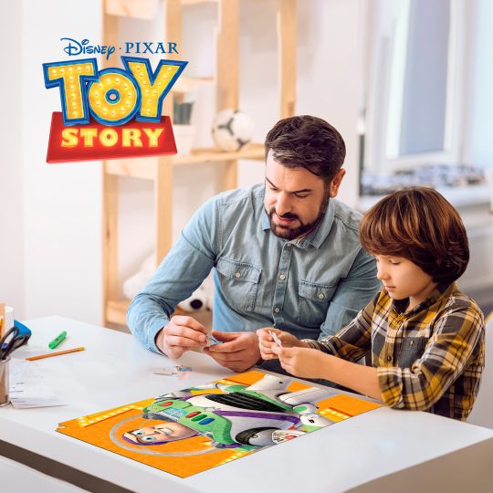 ROMPECABEZAS 3D 300 PZS TOY STORY BUZZ LIGHTYEAR EN LATA CON FORMA - XtremePlay Colombia